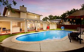 Spacious 4 Bedroom With Pool-Minutes To Seaworld And Lackland Afb